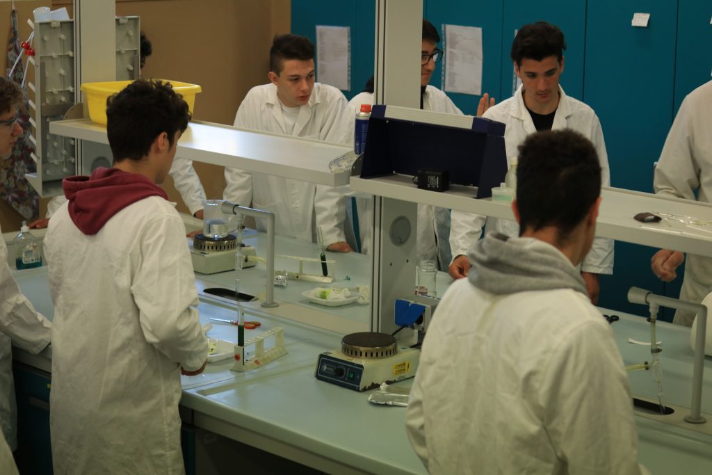 Liceo Scientifico, Opzione Scienze Applicate Salesiani Sesto san Giovanni Opere Sociali don